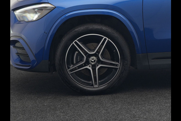 Mercedes-Benz GLA 250 e AMG Line Plug In Hybrid Facelift Night 218pk PHEV | Panodak | Adaptive Cruise | Burmester | 360 Camera | Alcantara Sportstoelen | Widescreen Navi | Keyless | Sfeerverlichting |