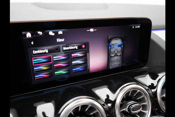 Mercedes-Benz GLA 250 e AMG Line Plug In Hybrid Facelift Night 218pk PHEV | Panodak | Adaptive Cruise | Burmester | 360 Camera | Alcantara Sportstoelen | Widescreen Navi | Keyless | Sfeerverlichting |