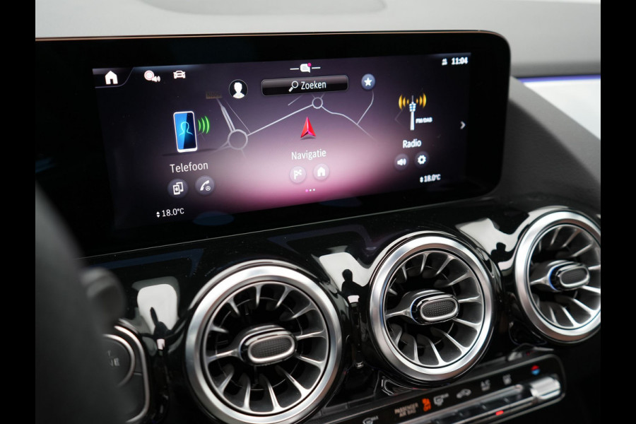 Mercedes-Benz GLA 250 e AMG Line Plug In Hybrid Facelift Night 218pk PHEV | Panodak | Adaptive Cruise | Burmester | 360 Camera | Alcantara Sportstoelen | Widescreen Navi | Keyless | Sfeerverlichting |