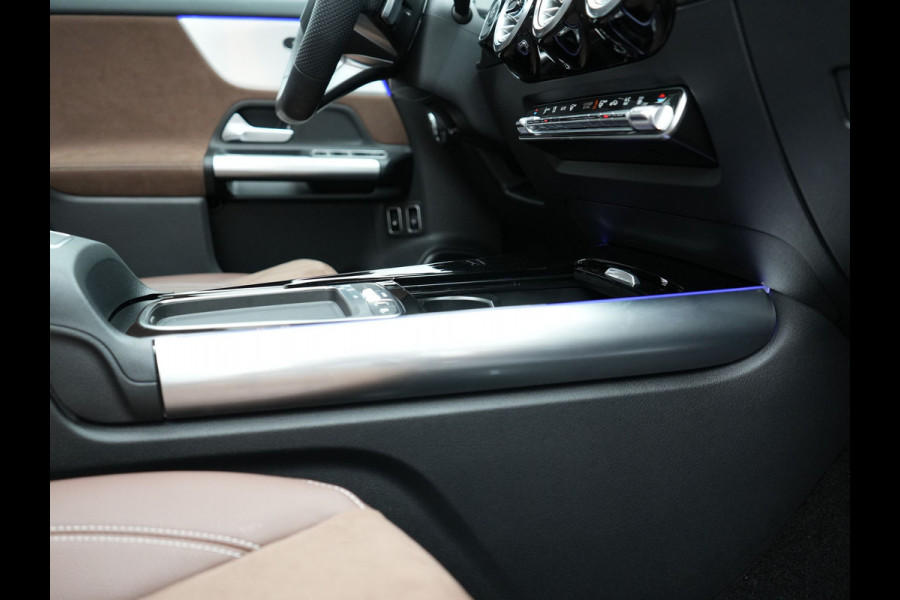 Mercedes-Benz GLA 250 e AMG Line Plug In Hybrid Facelift Night 218pk PHEV | Panodak | Adaptive Cruise | Burmester | 360 Camera | Alcantara Sportstoelen | Widescreen Navi | Keyless | Sfeerverlichting |