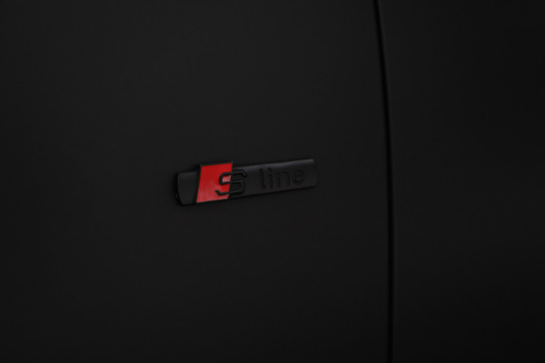 Audi A4 Limousine 2.0 TFSI MHEV Sport S line black edition Leer, Virtual dash! S-Line, Trekhaak