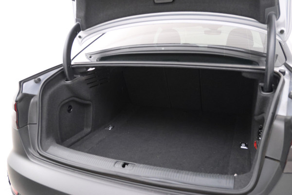 Audi A4 Limousine 2.0 TFSI MHEV Sport S line black edition Leer, Virtual dash! S-Line, Trekhaak