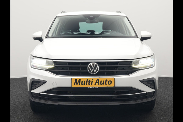 Volkswagen Tiguan 1.4 TSI eHybrid Plug in Hybrid | PHEV | Trekhaak af Fabriek | Adaptive Cruise | LED | DAB | Navi | Verwarmde Stoelen & Stuur |