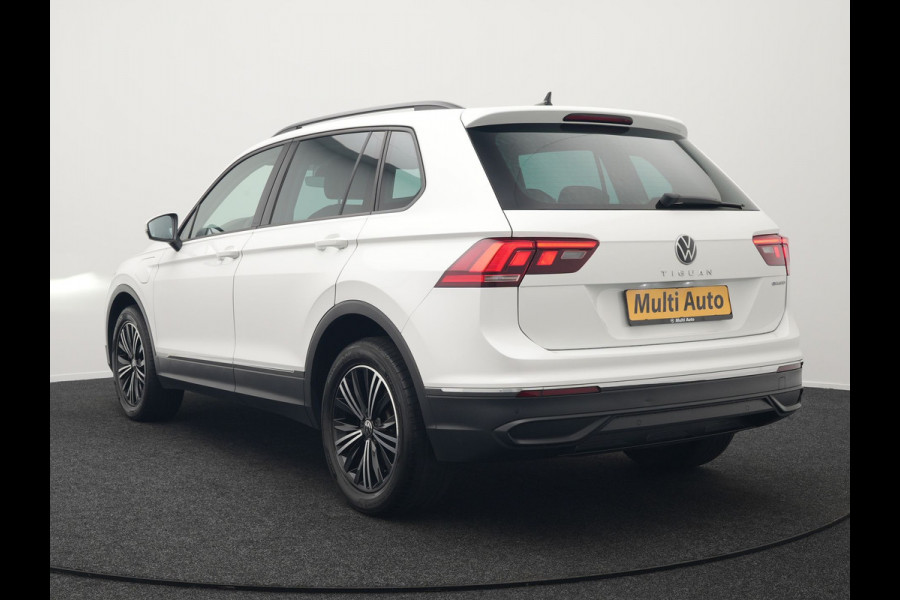 Volkswagen Tiguan 1.4 TSI eHybrid Plug in Hybrid | PHEV | Trekhaak af Fabriek | Adaptive Cruise | LED | DAB | Navi | Verwarmde Stoelen & Stuur |
