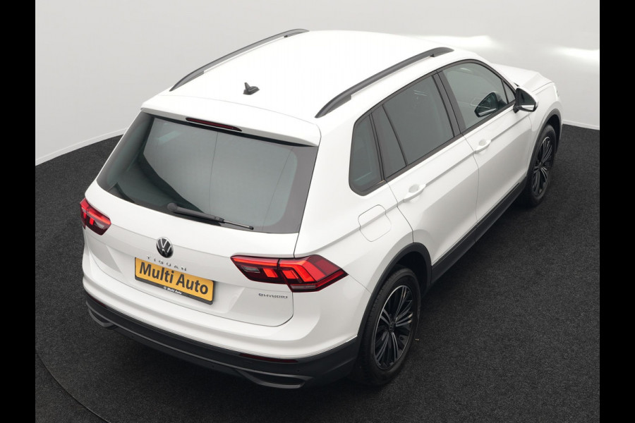Volkswagen Tiguan 1.4 TSI eHybrid Plug in Hybrid | PHEV | Trekhaak af Fabriek | Adaptive Cruise | LED | DAB | Navi | Verwarmde Stoelen & Stuur |