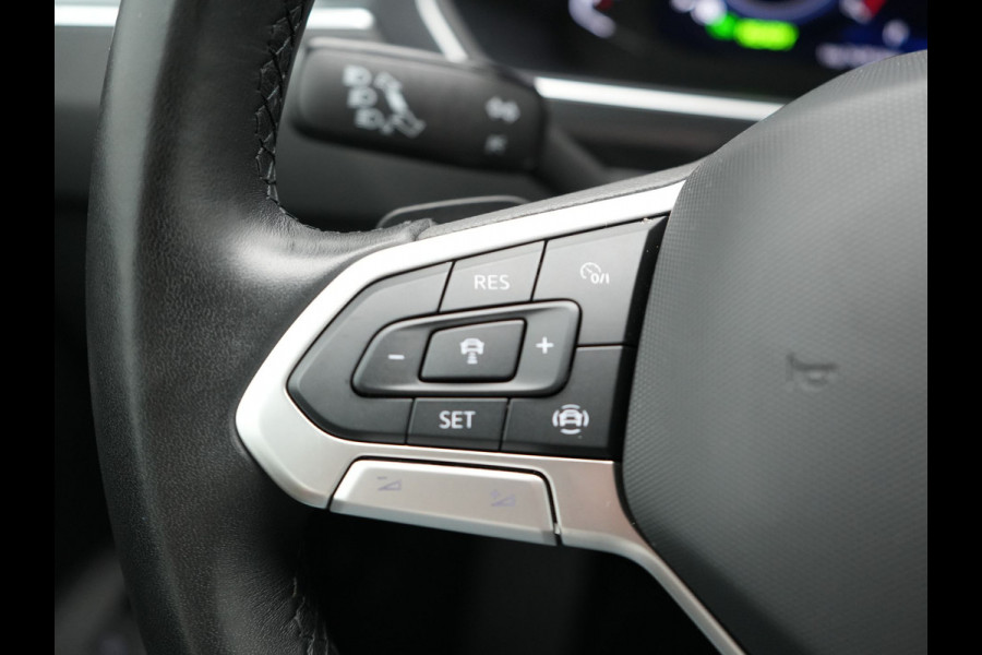 Volkswagen Tiguan 1.4 TSI eHybrid Plug in Hybrid | PHEV | Trekhaak af Fabriek | Adaptive Cruise | LED | DAB | Navi | Verwarmde Stoelen & Stuur |