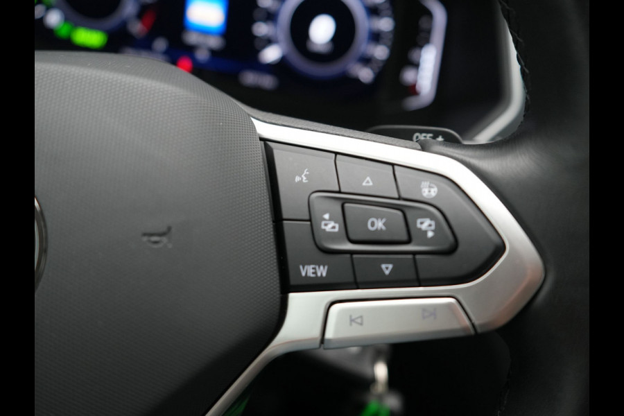 Volkswagen Tiguan 1.4 TSI eHybrid Plug in Hybrid | PHEV | Trekhaak af Fabriek | Adaptive Cruise | LED | DAB | Navi | Verwarmde Stoelen & Stuur |