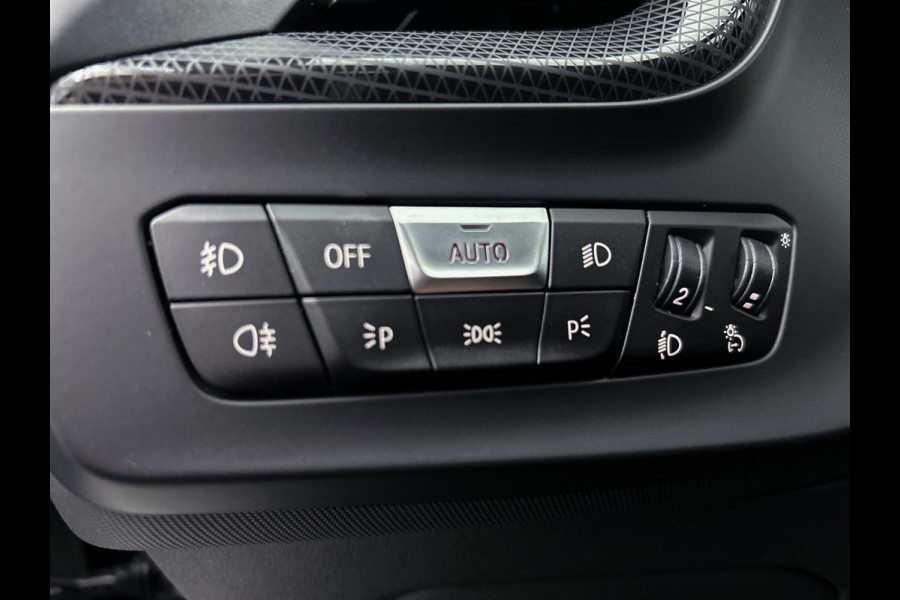 BMW 2 Serie Gran Coupé 218i Executive Edition Automaat (NAVI, SPORTSTOELEN, CARPLAY, PDC, LEDER, 1e EIGENAAR, DEALER ONDERHOUDEN)