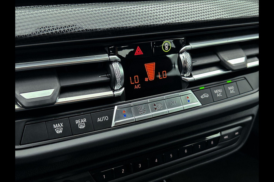 BMW 2 Serie Gran Coupé 218i Executive Edition Automaat (NAVI, SPORTSTOELEN, CARPLAY, PDC, LEDER, 1e EIGENAAR, DEALER ONDERHOUDEN)