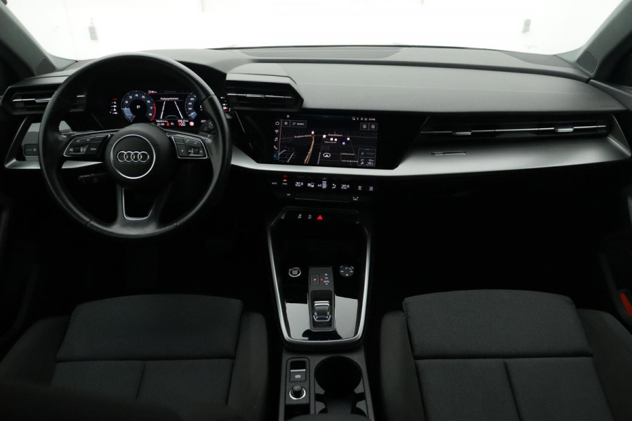 Audi A3 Limousine 35 TFSI Business edition Automaat (NAVIGATIE, LED, CARPLAY, VIRTUAL COCKPIT, 1e EIGENAAR, GOED ONDERHOUDEN)