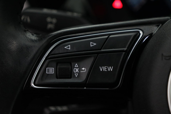 Audi A3 Limousine 35 TFSI Business edition Automaat (NAVIGATIE, LED, CARPLAY, VIRTUAL COCKPIT, 1e EIGENAAR, GOED ONDERHOUDEN)