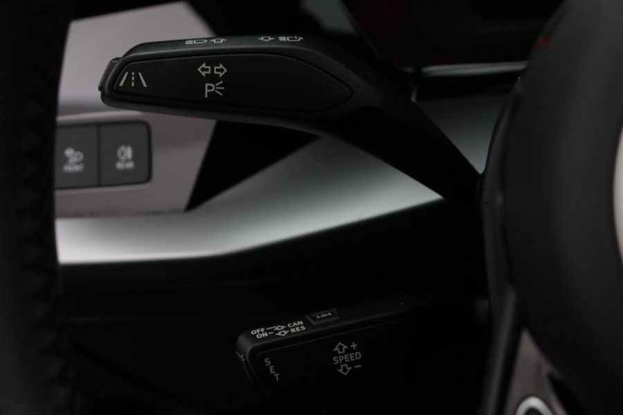 Audi A3 Limousine 35 TFSI Business edition Automaat (NAVIGATIE, LED, CARPLAY, VIRTUAL COCKPIT, 1e EIGENAAR, GOED ONDERHOUDEN)