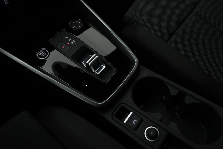 Audi A3 Limousine 35 TFSI Business edition Automaat (NAVIGATIE, LED, CARPLAY, VIRTUAL COCKPIT, 1e EIGENAAR, GOED ONDERHOUDEN)