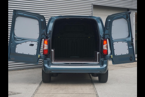 Opel Combo Electric L1 50 kWh. | 8 jaar garantie | 3 zitplaatsen | zeer luxe uitvoering | rijklaarprijs