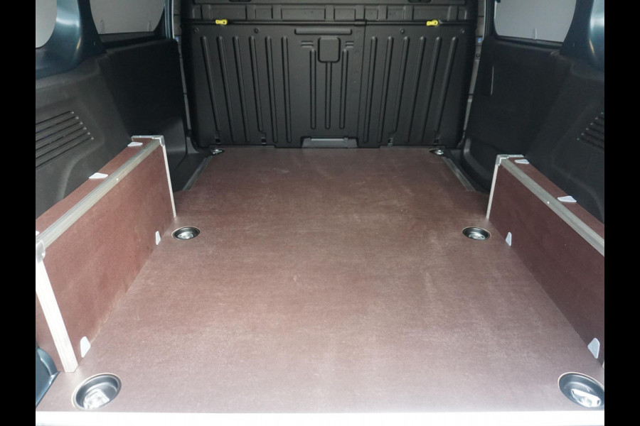 Opel Combo Electric L1 50 kWh. | 8 jaar garantie | 3 zitplaatsen | zeer luxe uitvoering | rijklaarprijs