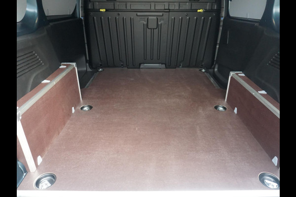 Opel Combo Electric L1 50 kWh. | 8 jaar garantie | 3 zitplaatsen | zeer luxe uitvoering | rijklaarprijs