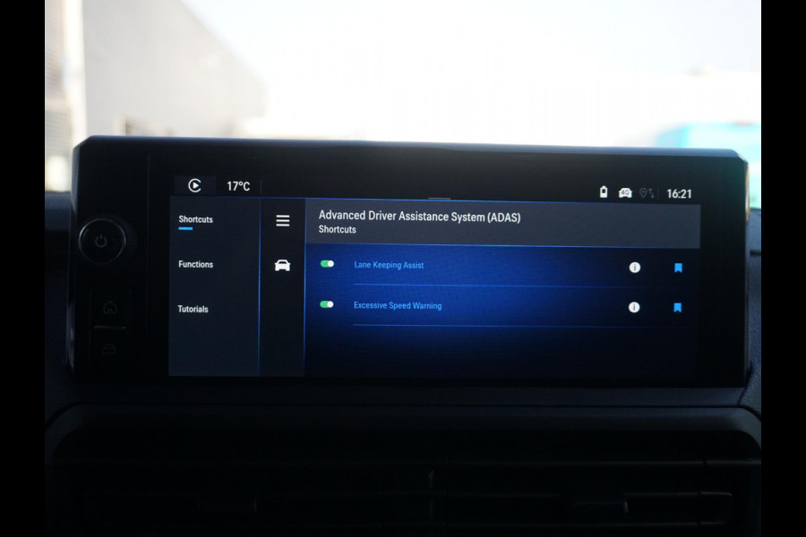 Opel Vivaro Electric L2 75 kWh | 0% rente | 8 jaar garantie | e-PTO 400V | navigatie incl. Apple Carplay | camera | rijklaarprijs