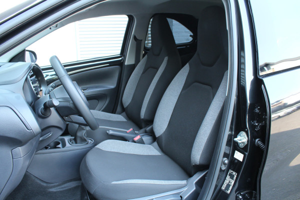 Toyota Aygo X 1.0 VVT-i 73pk MT first NL-Auto NAP 10 Jaar Garantie Clima Cruise Carplay Camera 17"LMV