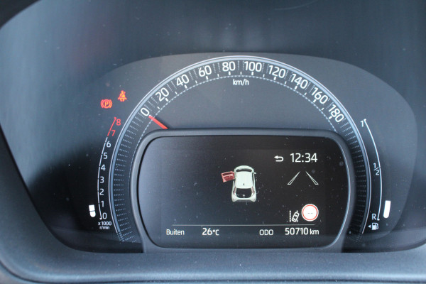 Toyota Aygo X 1.0 VVT-i 73pk MT first NL-Auto NAP 10 Jaar Garantie Clima Cruise Carplay Camera 17"LMV