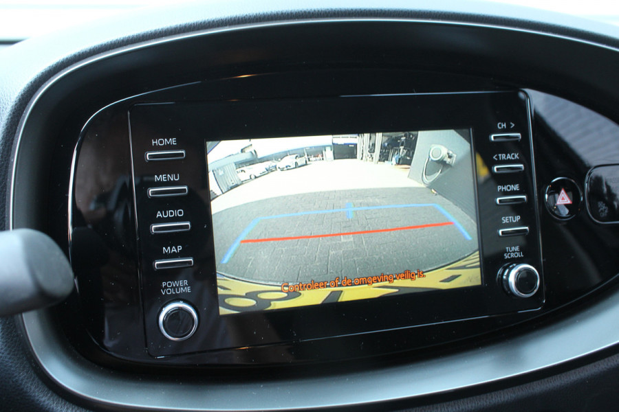 Toyota Aygo X 1.0 VVT-i 73pk MT first NL-Auto NAP 10 Jaar Garantie Clima Cruise Carplay Camera 17"LMV
