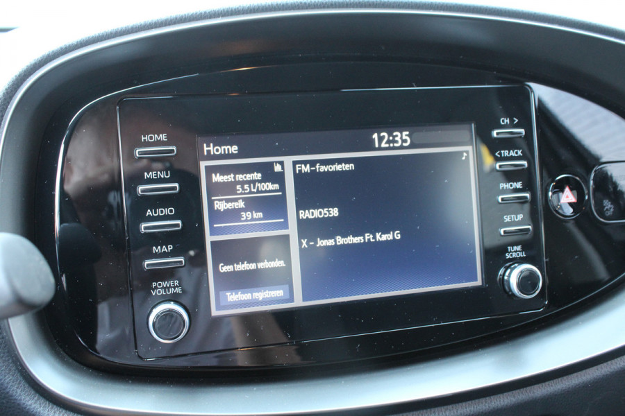 Toyota Aygo X 1.0 VVT-i 73pk MT first NL-Auto NAP 10 Jaar Garantie Clima Cruise Carplay Camera 17"LMV