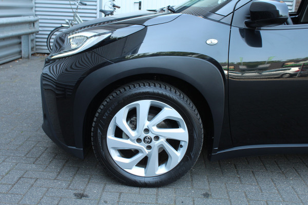 Toyota Aygo X 1.0 VVT-i 73pk MT first NL-Auto NAP 10 Jaar Garantie Clima Cruise Carplay Camera 17"LMV