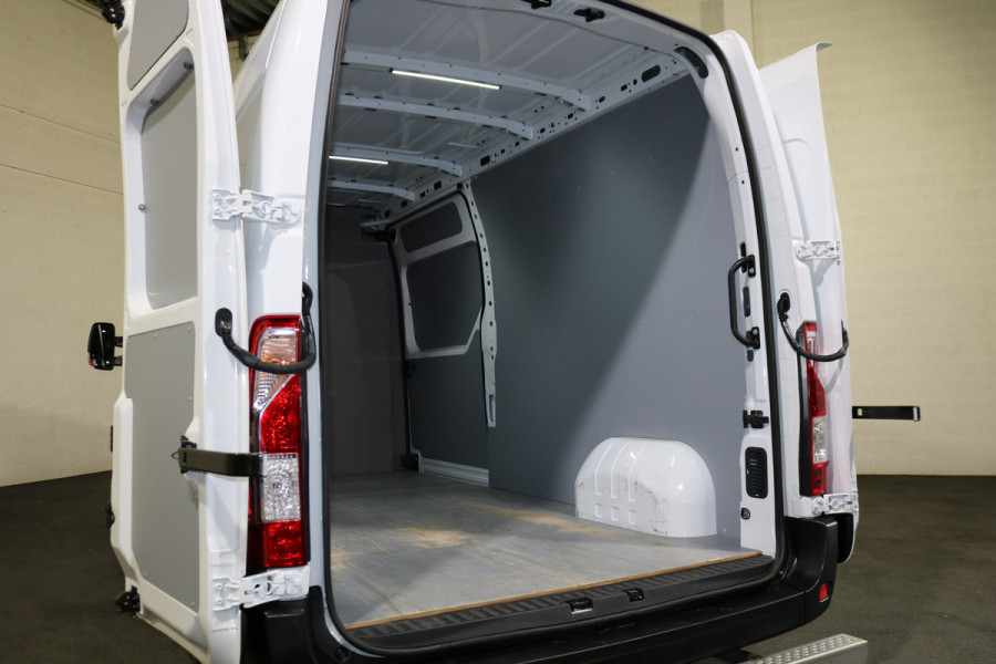 Renault Master 2.3 dCi 135pk L3 H2 Airco Navigatie Camera