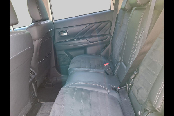 Mitsubishi Outlander 2.4 PHEV Intense+ schuifdak | trekhaak | elektrische achterklep