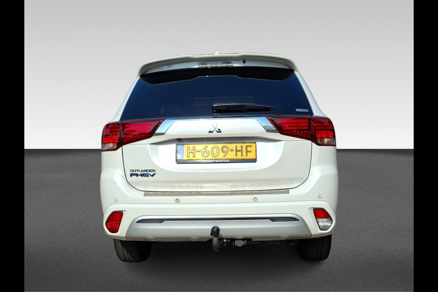 Mitsubishi Outlander 2.4 PHEV Intense+ schuifdak | trekhaak | elektrische achterklep