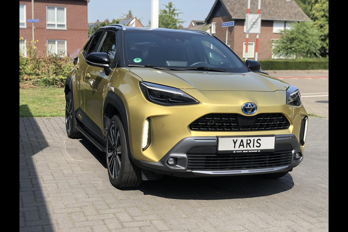 Toyota Yaris Cross 1.5 Hybrid Launch Edition | Trekhaak, Head up display, Leer, Elektrische achterklep, Blind spot, Matrix LED
