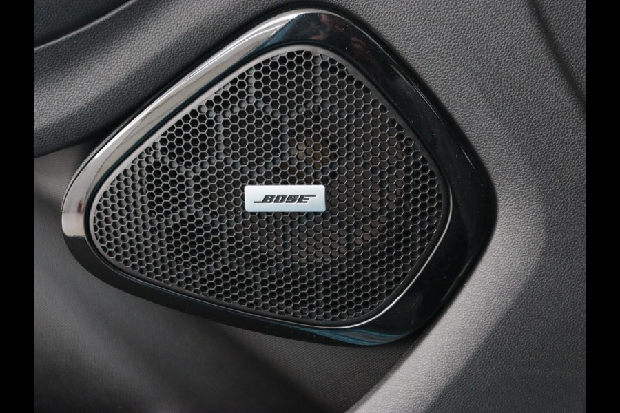 Renault ZOE R135 Edition One 52 kWh | Leder | Stoelverwarming | Camera | Warmtepomp | BOSE Sound | Carplay | Navigatie | Climate control