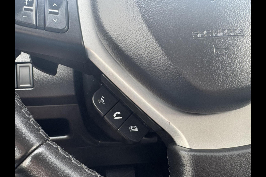 Suzuki Vitara 1.6 Exclusive Automaat Trekhaak Camera Carplay Navigatie Cruise All season
