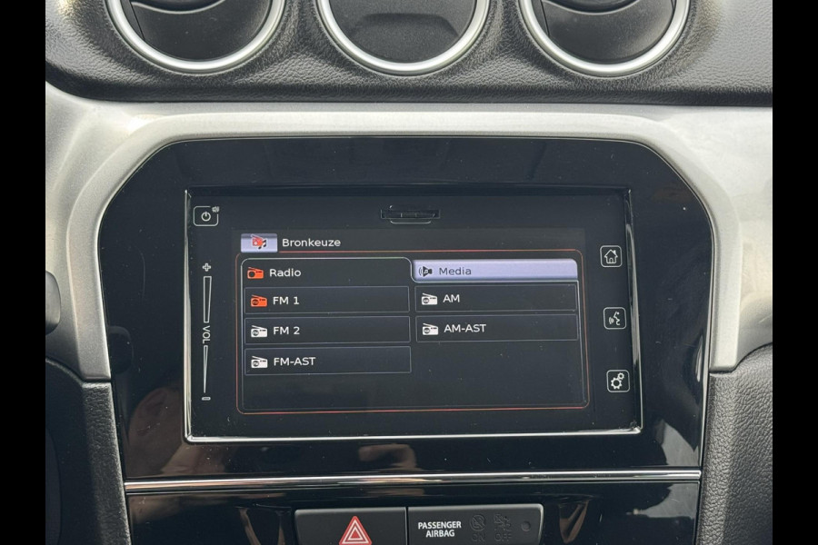 Suzuki Vitara 1.6 Exclusive Automaat Trekhaak Camera Carplay Navigatie Cruise All season