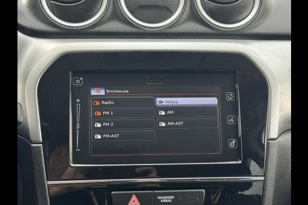 Suzuki Vitara 1.6 Exclusive Automaat Trekhaak Camera Carplay Navigatie Cruise All season