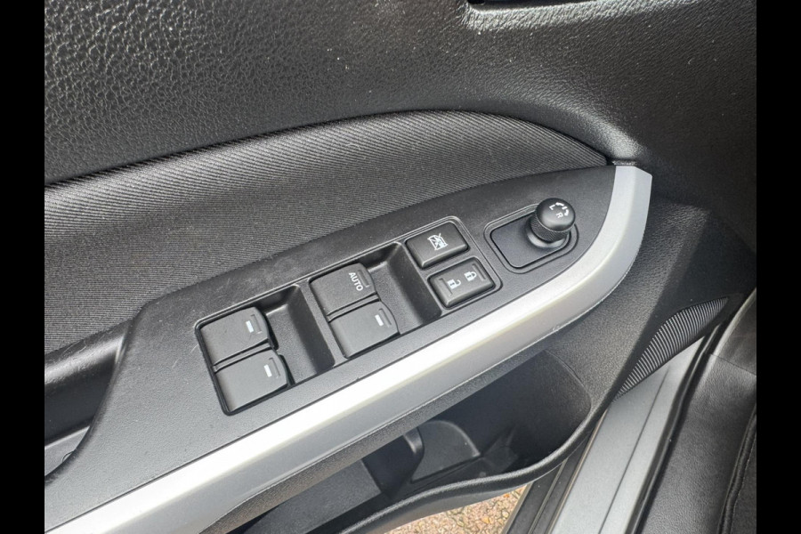 Suzuki Vitara 1.6 Exclusive Automaat Trekhaak Camera Carplay Navigatie Cruise All season