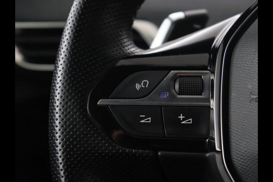 Peugeot 3008 1.6 HYbrid 225 GT | Panoramadak | Trekhaak | Stoelverwarming | Adaptive cruise | Camera | Leder/Alcantara | Focal Sound | Navigatie | Keyless | Full LED | PHEV | Plug In