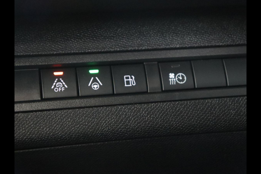 Peugeot 3008 1.6 HYbrid 225 GT | Panoramadak | Trekhaak | Stoelverwarming | Adaptive cruise | Camera | Leder/Alcantara | Focal Sound | Navigatie | Keyless | Full LED | PHEV | Plug In