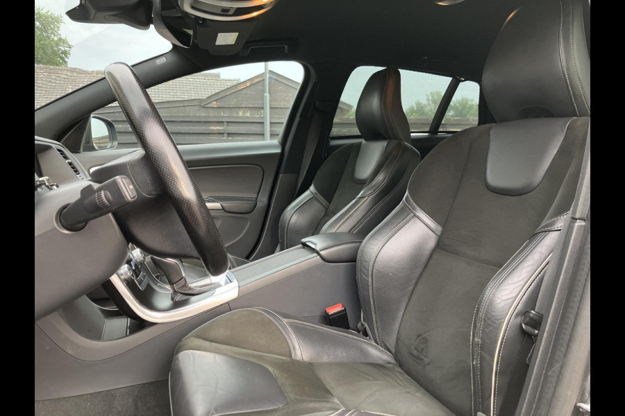 Volvo V60 1.5 T3 R-Design | Trekhaak | Lederen bekleding | NAP