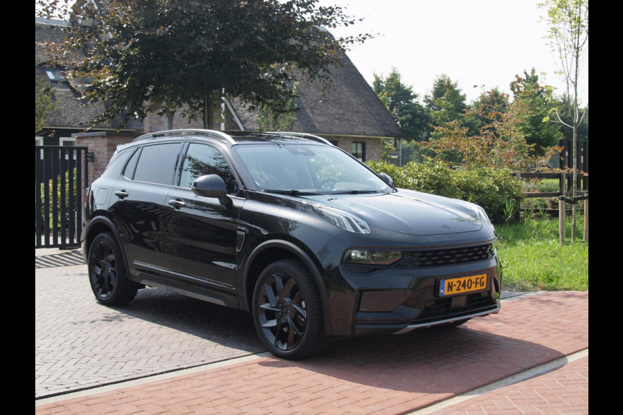 Lynk & Co 01 1.5 | Black Optic | Panoramadak | Camera | Apple Carplay | Cruise Control |