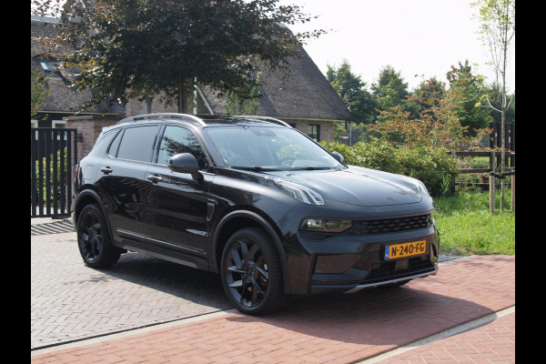 Lynk & Co 01 1.5 | Black Optic | Panoramadak | Camera | Apple Carplay | Cruise Control |