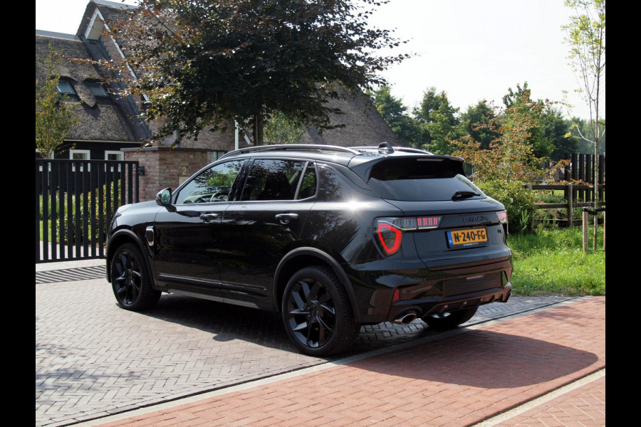 Lynk & Co 01 1.5 | Black Optic | Panoramadak | Camera | Apple Carplay | Cruise Control |