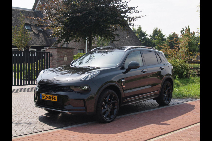 Lynk & Co 01 1.5 | Black Optic | Panoramadak | Camera | Apple Carplay | Cruise Control |