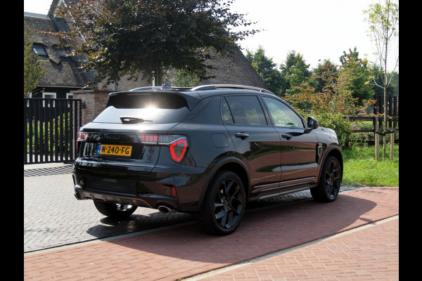 Lynk & Co 01 1.5 | Black Optic | Panoramadak | Camera | Apple Carplay | Cruise Control |