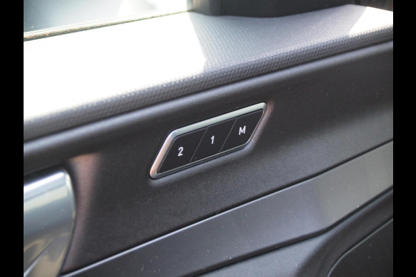Lynk & Co 01 1.5 | Black Optic | Panoramadak | Camera | Apple Carplay | Cruise Control |