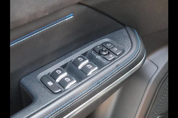 Lynk & Co 01 1.5 | Black Optic | Panoramadak | Camera | Apple Carplay | Cruise Control |