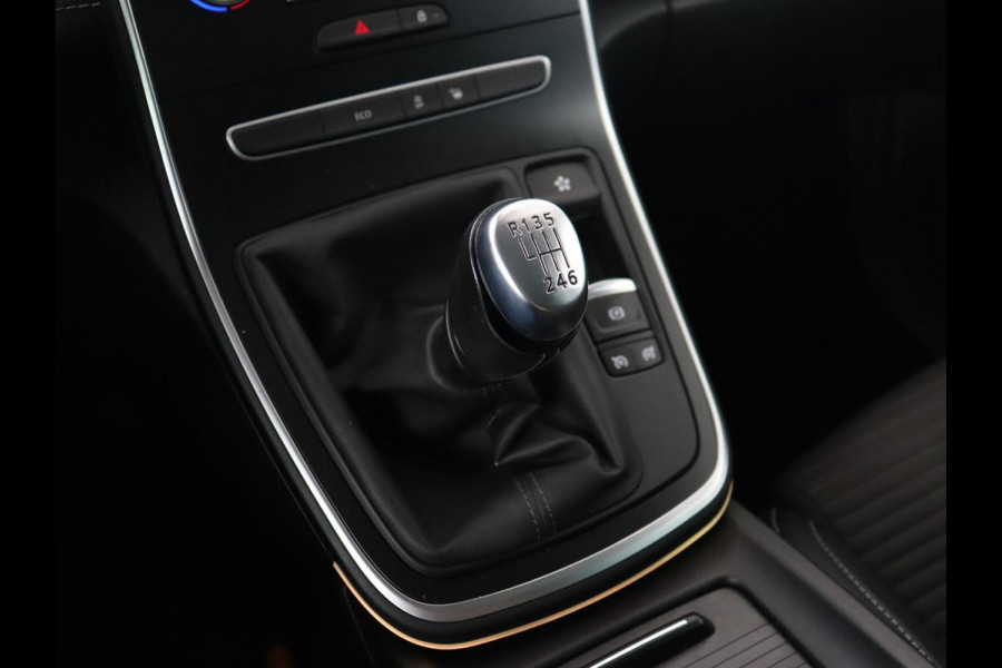 Renault Scénic 1.3 TCe Intens | 55.700km NAP | Trekhaak | Camera | Carplay | Navigatie | Park Assist | Half leder | Two-Tone Kleur | Climate control | Keyless | Cruise control | Parkeerhulp