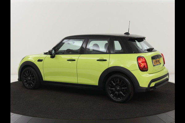MINI Cooper 1.5 Camden Go Edition | Stoelverwarming | Camera | Carplay | Full LED | Climate control | Sportstoelen | Half leder | Cruise control | Parkeerhulp | Zesty Yellow Metallic