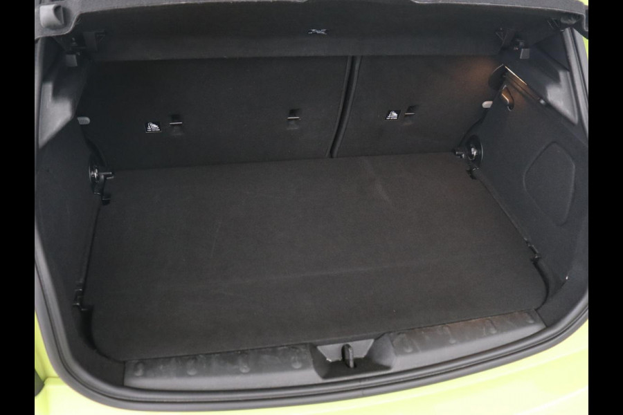 MINI Cooper 1.5 Camden Go Edition | Stoelverwarming | Camera | Carplay | Full LED | Climate control | Sportstoelen | Half leder | Cruise control | Parkeerhulp | Zesty Yellow Metallic