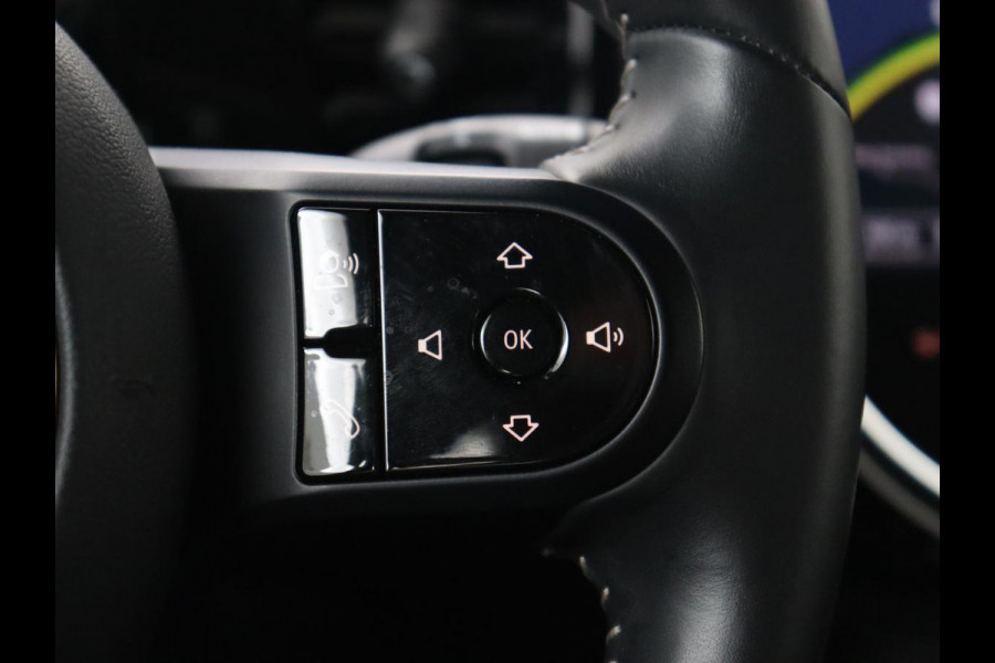 MINI Cooper 1.5 Camden Go Edition | Stoelverwarming | Camera | Carplay | Full LED | Climate control | Sportstoelen | Half leder | Cruise control | Parkeerhulp | Zesty Yellow Metallic