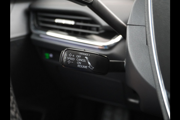 Škoda ENYAQ iV 80 204pk AUT. LEER Camera Adaptive-cruise+Stop/Go Head-Up Display Trekhaak Apple Carplay Android Auto Smartlink Adap.Cruise 21"  Spoorwisselassistent Verkeersborddetectie Sproeiers verwarmd Stoelen v/a verwarmd Grote Accu! Trekhaaksyst elektrisch Wegklapbaar. 1.000KG Trekgewicht! Zeer Compleet €56.000,- nieuw Grootste Actieradius/accu pakket.
